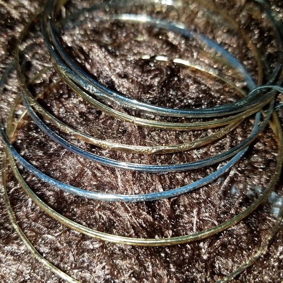 8 pc bangles - Picture 2 of 3